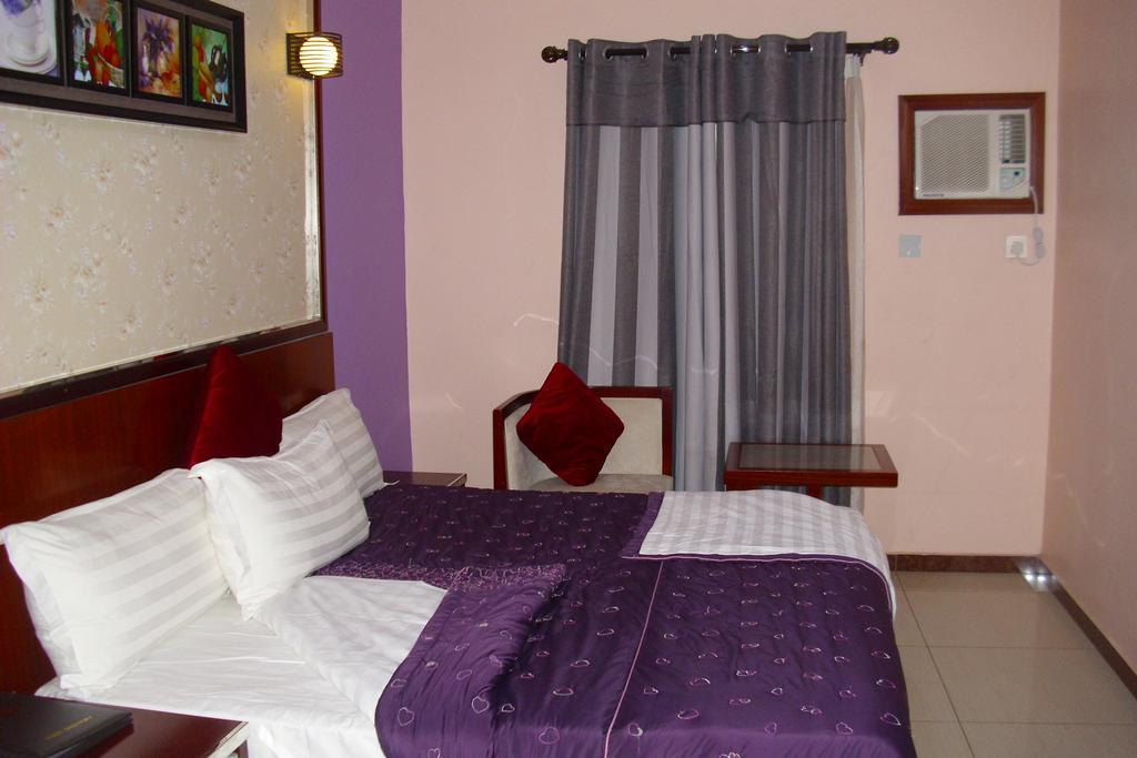 Grand Venice Transit Apartments Lagos Kamer foto