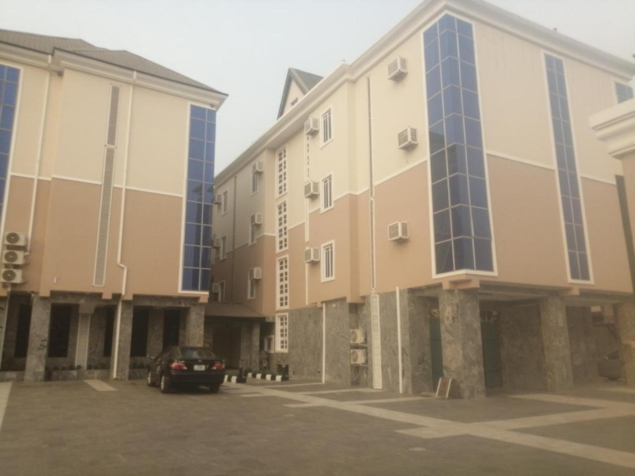 Grand Venice Transit Apartments Lagos Buitenkant foto