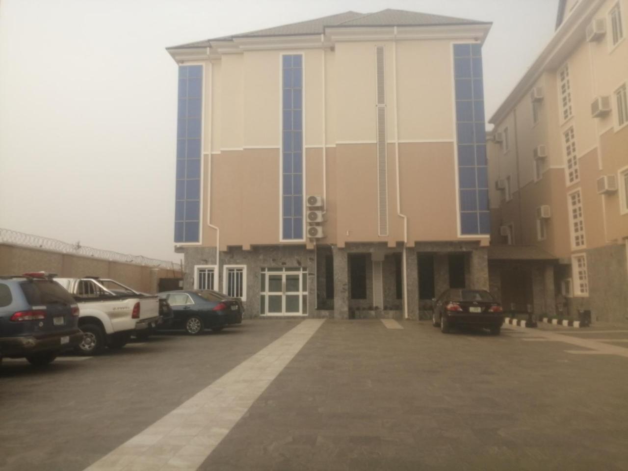 Grand Venice Transit Apartments Lagos Buitenkant foto